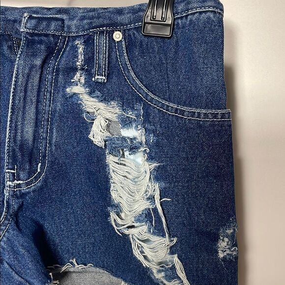 Nick and Lara’s Distressed Denim Shorts - Picture 2 of 8